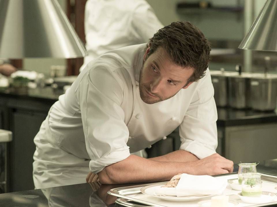 Bradley Cooper spiller en kok, der ændrer sit liv og åbner en gourmetrestaurant. | Foto: Presse