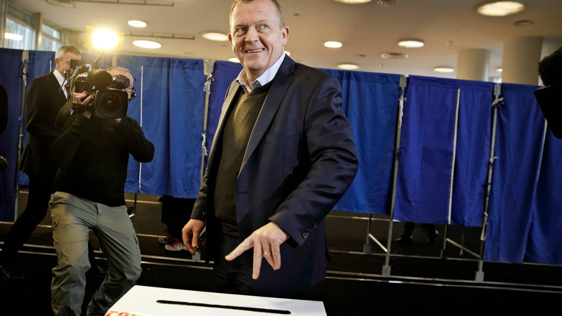 Lars Løkke Rasmussen stemmer til folkeafstemningen 3. december. | Foto: Jens Dresling/Polfoto