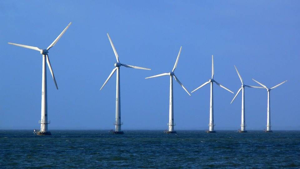 Da verdens første havmøllepark blev sat op ved Vindeby med 450kW-møller fra Bonus, var der ikke den store forskel på vindmøller. Nu kan kun få producenter levere store nok møller.