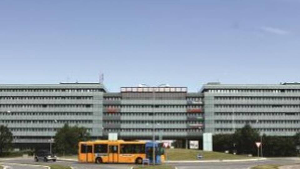 Danmarks længste kontorbygning i Hvidovre indgår i Valads danske portefølje. | Foto: PR