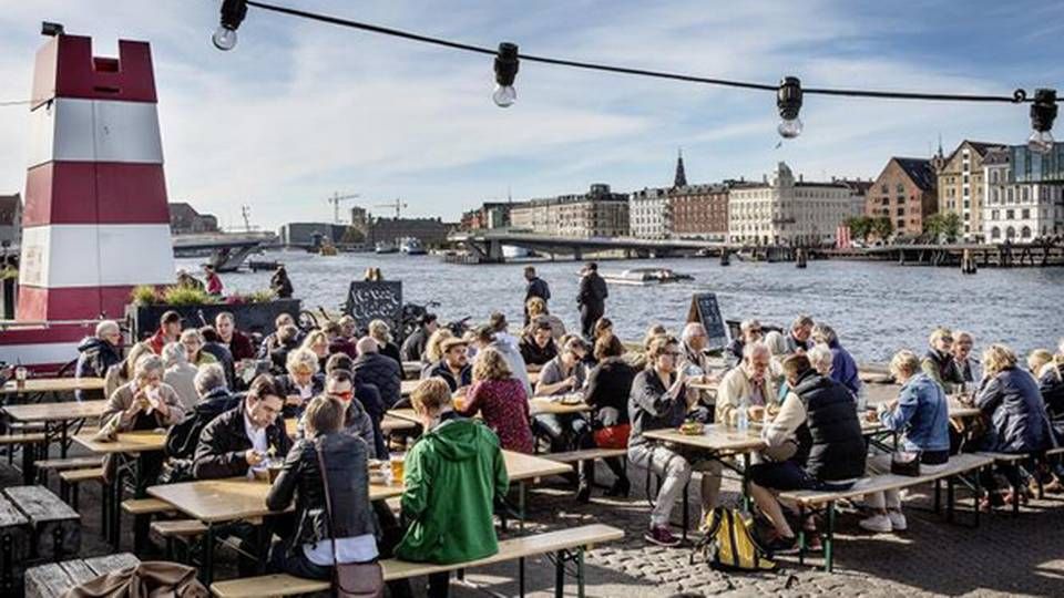 Et team bestående af folk fra Papirøen (på billedet) vil forvandle Boltens Gård på Gothersgade, København, til et streetfood-marked. | Foto: Ritzau/STINE BIDSTRUP/