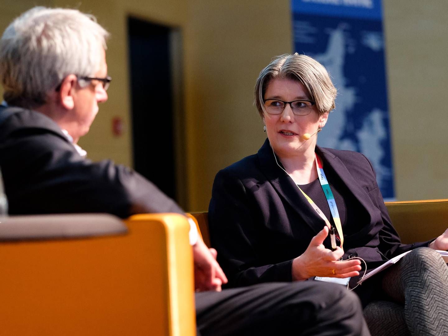 Gitte Lillelund Bech, direktør i Danske Havne, i snak med transport- og bygningsminister Hans Christian Schmidt på Danske Havnes konference 2016. | Photo: Ole Bo Jensen