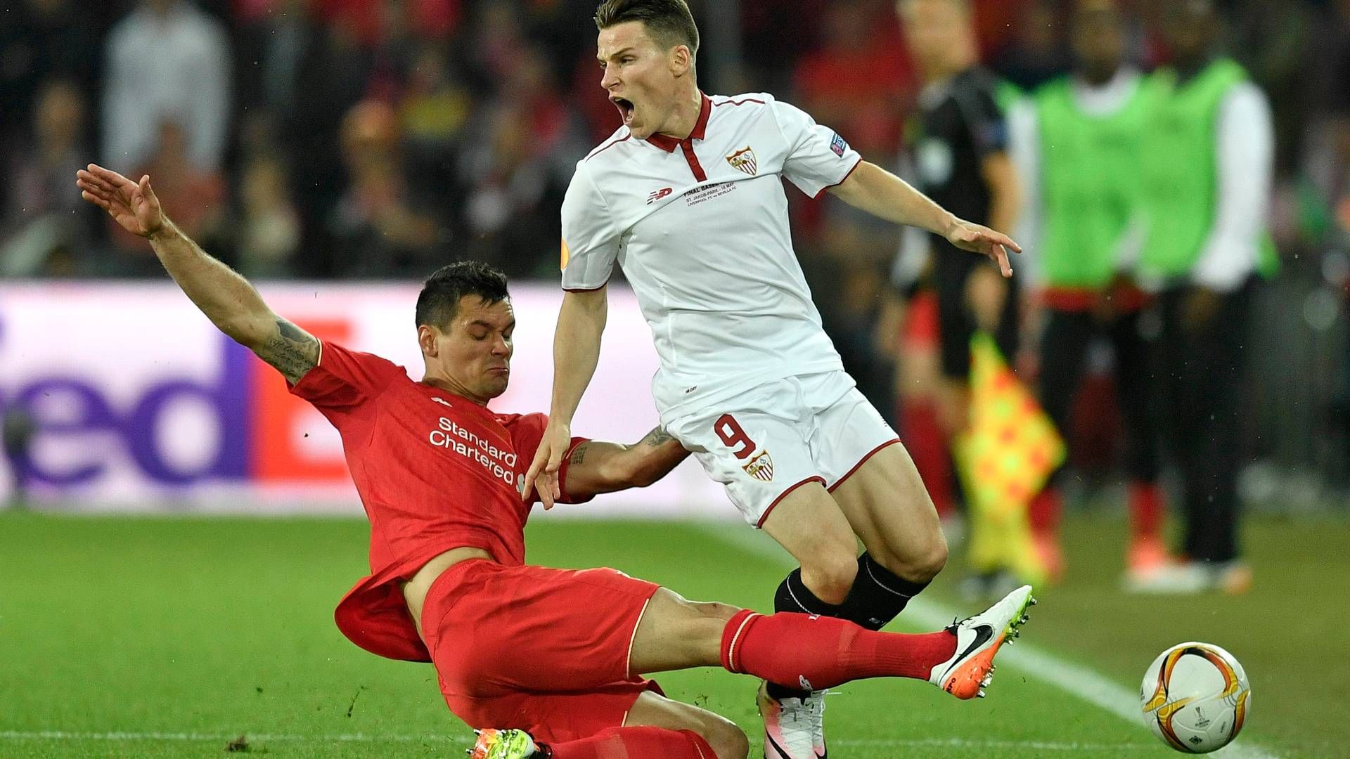 Billede fra onsdagens finale mellem Liverpool i rødt og Sevilla i hvidt. | Foto: Martin Meissner/AP/Polfoto