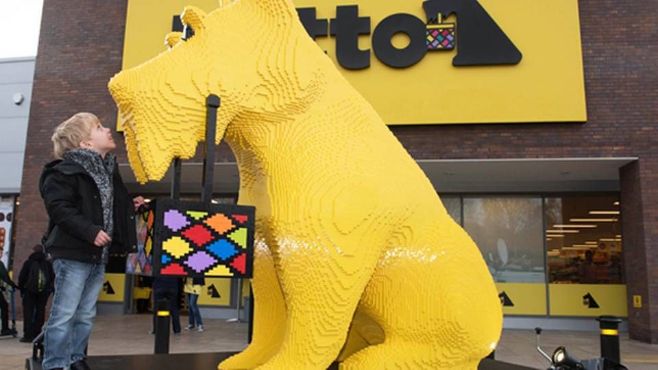 En britisk mand bønfalder nu Netto om at blive i England.