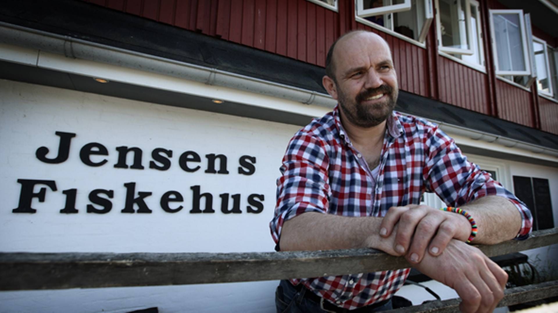 Jacob Jensen foran restauranten i Sæby i 2013, da den hed Jensens Fiskehus. | Foto: Morten Langkilde/Polfoto