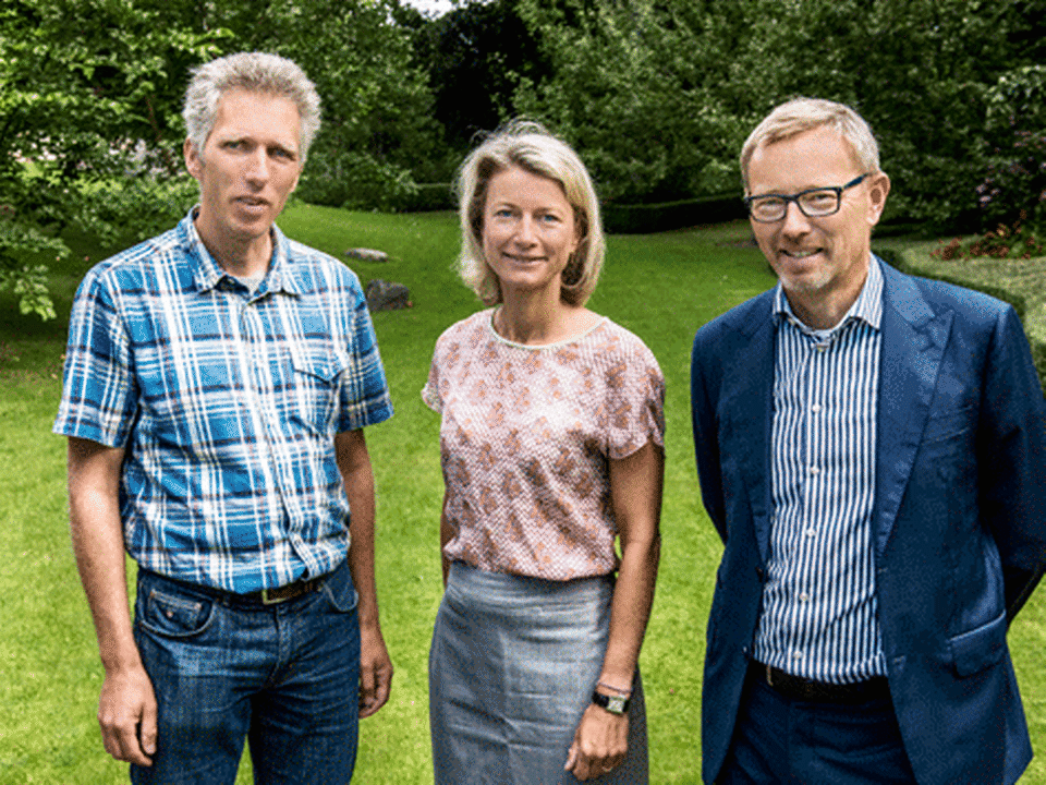 Fra venstre ses Edlunds stifter og tidligere adm. direktør Thomas Jøhnk, formand eva Berneke og Edlund ny adm. direktør Morten Bruun Steiner. | Foto: PR