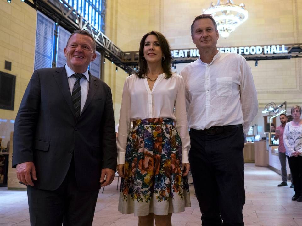 Claus Meyer viser statsminister Lars Løkke Rasmussen og Kronprinsesse Mary rundt i Great Northern Food Hall i Grand Central Terminal i New York. | Foto: Polfoto