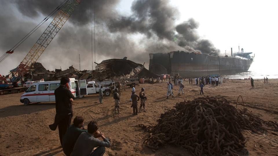 26 people died when a tanker vessel exploded during scrapping in the Gadani region in November. Now a new fatal accident has occurred in the area. | Photo: /ritzau/AP/Adil Shakil