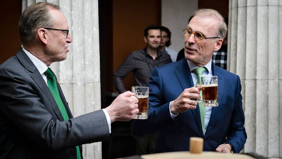 Topchef Cees 't Hart (th.), og bestyrelsesformand, Flemming Besenbacher repræsenterer Carlsberg, som stadig er den virksomhed fra fødevare- og drikkevarebranchen, som de danske businessstuderende helst ser sig selv arbejde for. | Foto: Philip Davali