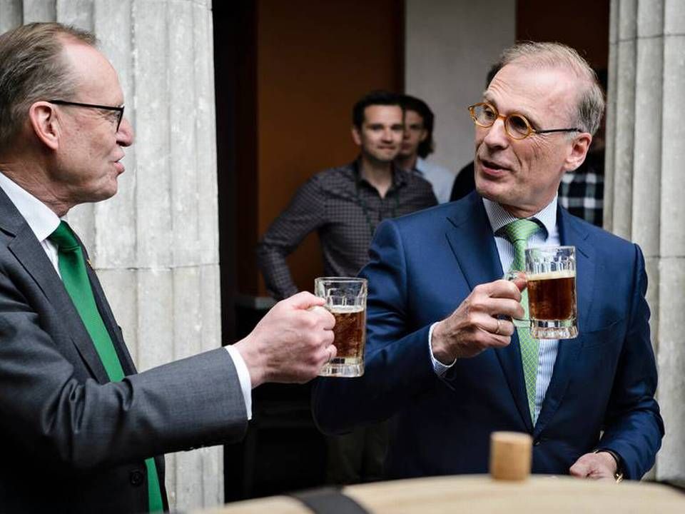 Topchef Cees 't Hart (th.), og bestyrelsesformand, Flemming Besenbacher repræsenterer Carlsberg, som stadig er den virksomhed fra fødevare- og drikkevarebranchen, som de danske businessstuderende helst ser sig selv arbejde for. | Foto: Philip Davali