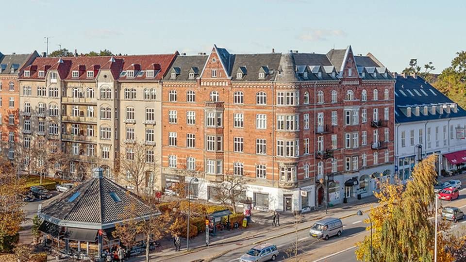 Den finske formueforvalter Capman har købt denne ejendom beliggende på hjørnet af Strandvejen og Ahlmanns Allé i Hellerup nord for København. | Foto: PR