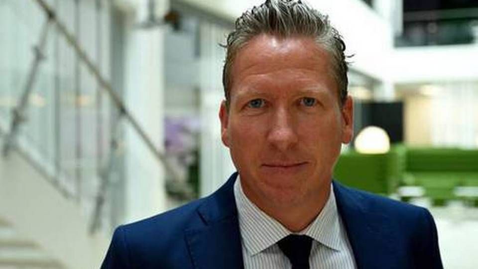 Kasper Kronenberg står sammen med Mads Meisner bag det kommende medie Off The Pitch, der vil beskæftige sig med bl.a. økonomi, ledelse og strategi i fodboldbranchen. | Foto: PR/TV 2