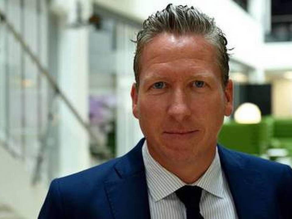 Kasper Kronenberg står sammen med Mads Meisner bag det kommende medie Off The Pitch, der vil beskæftige sig med bl.a. økonomi, ledelse og strategi i fodboldbranchen. | Foto: PR/TV 2