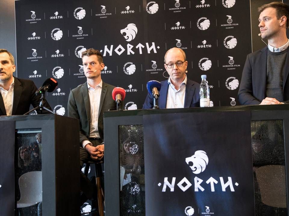 Billede fra præsentationen af North. Fra venstre ses Anders Hørsholt, Parkens adm. direktør, Norths sportsdirektør Jacob Toft-Andersen, Nordisk Films adm. direktør, Allan Mathson Hansen, og FCK's pressechef Jes Mortensen. | Foto: Stine Bidstrup/Polfoto/Arkiv