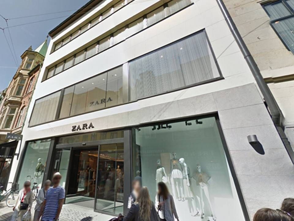 Strøgejendommen Vimmelskaftet 30 udgør sammen med naboejendommen Vimmelskaftet 28 en firetagers butik for den spanske tøjkæde Zara. | Foto: Google Street View
