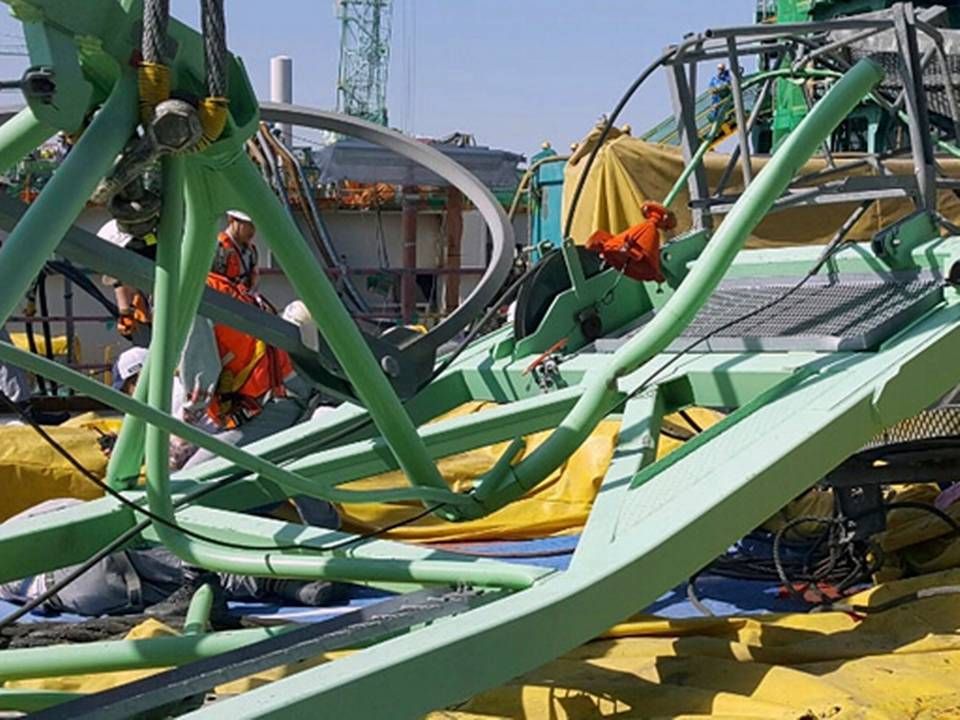 The accident occurred on May 1 when two cranes collided and fell onto a rig that was under construction at a yard in Geoje, South Korea. | Photo: /ritzau/AP/Lee Jung-hoon