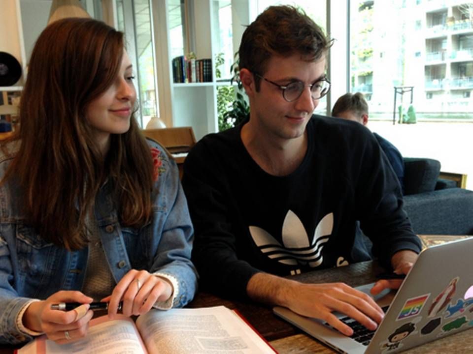 Cæcilie Iversen og Phillip Raffnsøe læser begge softwareudvikling på IT-Universitetet i København. | Foto: Astrid Krysfeldt