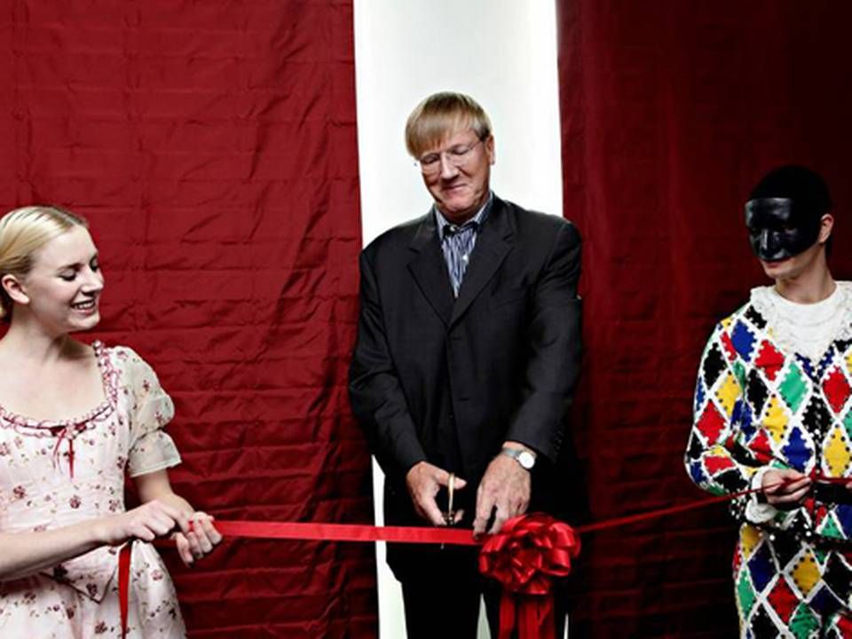 Henning Arp-Hansen ses her i midten, da han åbnede Tivoli Hotel i 2010. Hoteller har gjort ham og hans bror til særdeles velhavende mænd. | Foto: /ritzau/Martin Bubandt
