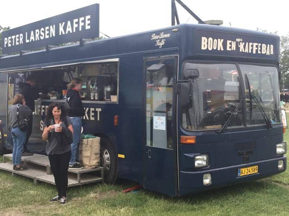 Udover en bus og en mindre kaffe-truck har Peter Larsen Kaffe også flere nye eldrevne kaffescootere med på Roskilde Festival. | Foto: Jørgen Rudbeck