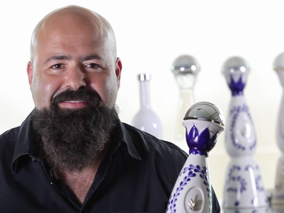 Arturo Lomeli og hans selskab Clase Azul sælger tequila for op til 200.000 kr. flasken - men så er indpakningen også smuk. | Foto: Clase Azul
