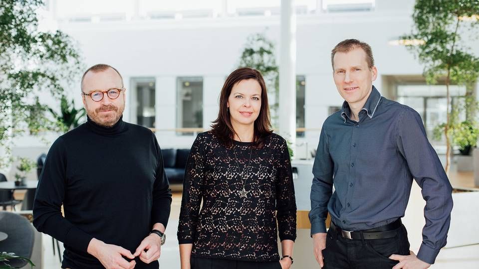 Queue-its stiftere Niels Henrik Sodemann (CEO), Camilla Ley Valentin (CCO) og Martin Pronk (CTO). | Foto: PR/Queue-it