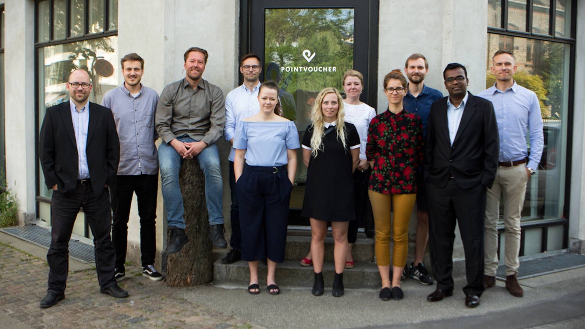 Adm. direktør Thomas Gadegaard (4. fra venstre) sammen med holdet bag Pointvouchers. | Foto: PR/POINTVOUCHERS