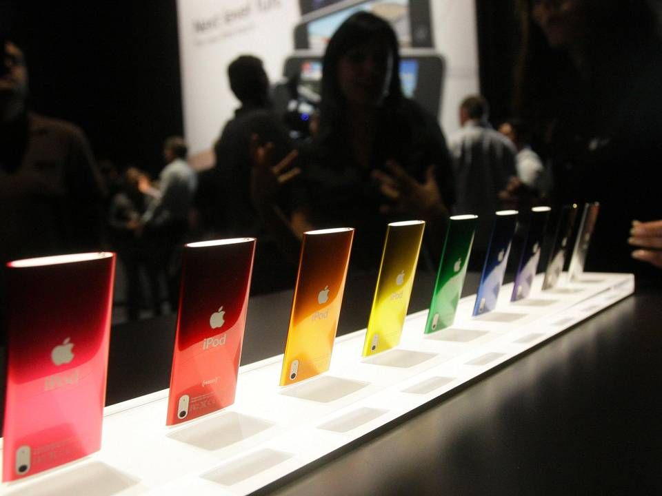 En ældre udgave af Apples Ipod Nano fra 2009. Nu skrotter selskabet modellen helt. | Foto: /ritzau/AP/Jeff Chiu