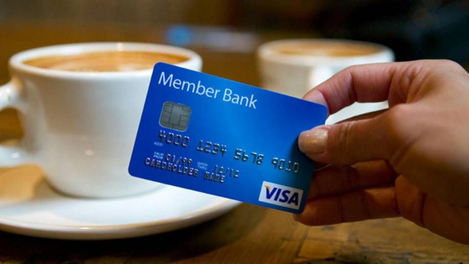 Kreditkortselskaber som Visa risikerer at miste kunder, når det nye EU-direktiv PSD2 åbner op for, at betalinger kan foregå direkte mellem forbrugere og virksomheder. | Foto: /ritzau/AP/