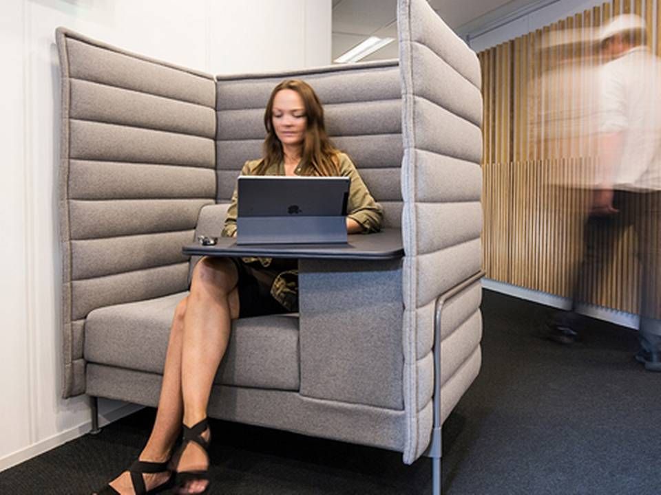 Nordea Ejendomme vil med konceptet Our Office øge muligheden for fleksible lejemål og arbejdsstationer. Her er det et eksempel på indretningen i den knap 10.000 kvm store kontorejendom Stationsparken 24 i Glostrup. | Foto: PR