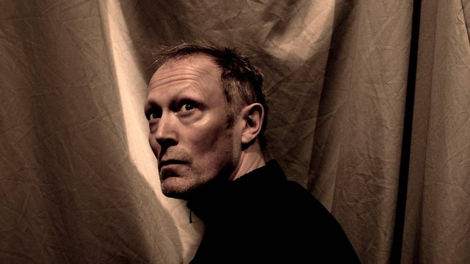 Lars Mikkelsen spiller provsten Johannes Krogh i DR-dramaet "Herrens Veje". | Foto: /ritzau/Mads Nissen
