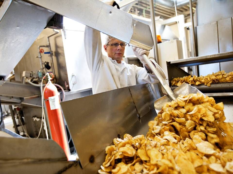 På fabrikken i Tårs laver man chips på gammeldags vis, også kaldet "hand cooked". | Foto: /ritzau/Søren Schnoor
