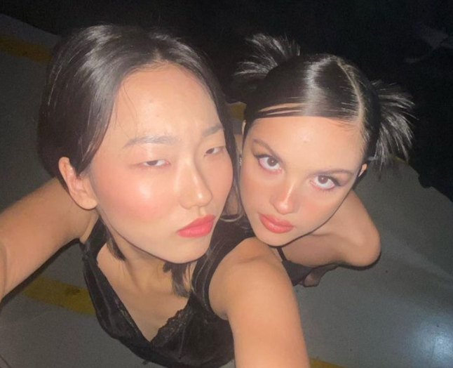 Alle tager 0.5-selfies også popstjernen Olivia Rodrigo. Foto: @OliviaRodrigo på Instagram.