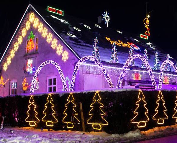 Hvert år bliver de udsmykkede huse fotograferet og fejret, men de er superdårlige for miljøet. Selvom du ikke er lyskædetypen, så er der stadig masser af ting, du kan gøre for miljøet til jul.