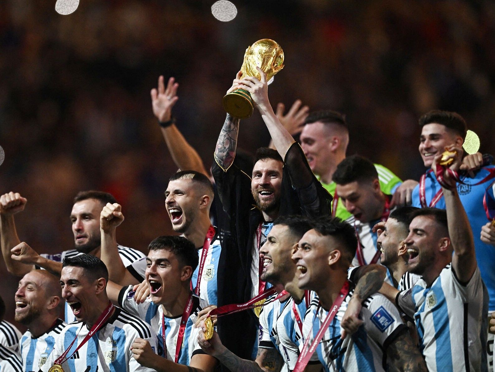Lionel Messi og Argentina løftede VM-trofæet efter en af de mest spændende finaler nogensinde. Foto: Dylan Martinez