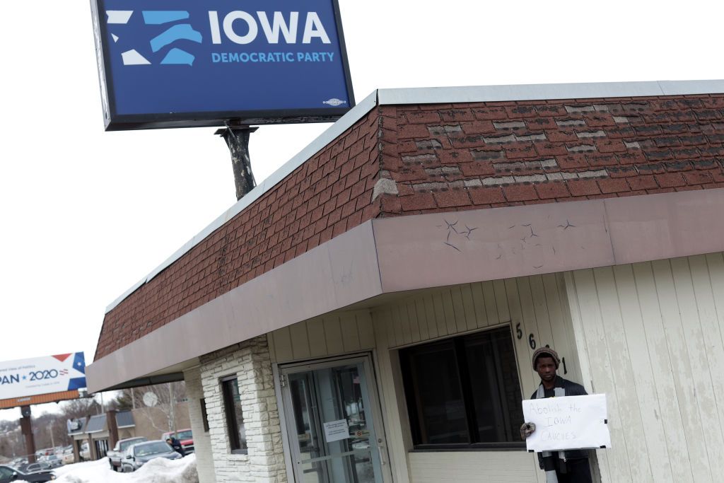 Resultatet ved primærvalget i Iowa blev overskygget af valgprocessen, der kollapsede; kaosset, der fulgte efter, og den katastrofale krisekommunikation fra demokraternes lokalafdeling i Iowa, Iowa Democratic Party (IDP).Foto: Getty Images.