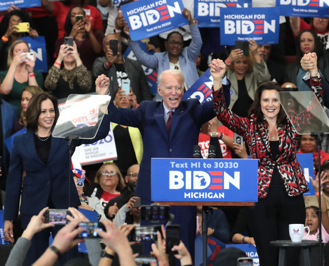 Joe Biden sammen med Kamala Harris og Gretchen Whitmer, to favoritter til posten som vicepræsident. Getty.