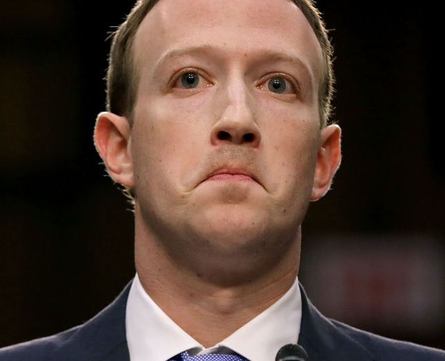 Mark Zuckerbergs Facebook er i krise. Folk flokkes væk fra sitet oven på en række skandaler, der har svækket sidens image. Billedet fra Getty Image