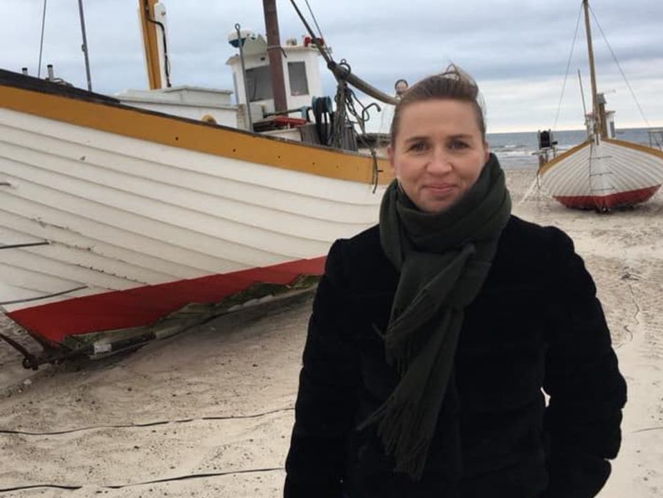 Nordjyden Mette elsker fiskerne på Slettestrand. På Instagram vil hun have dig til at indsætte et hjerte. Siden marts er statsministeren rykket helt til tops på SoMe.